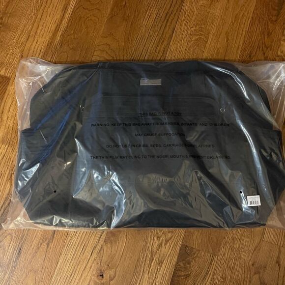 Vera Bradley Large Stroll Around Diaper Bag in Microfiber Classic Navy NWT - Picture 7 of 7